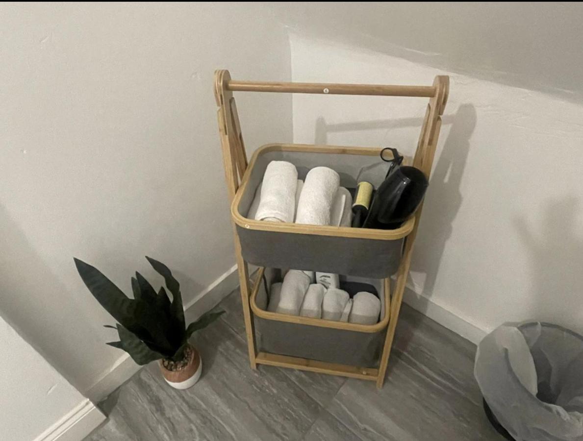 Charming 2 Bed Flat On Tower Bridge * London