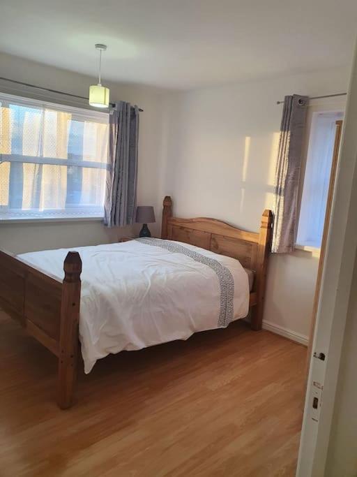 Lovely 2-bedroom With Indoor Fire Place * Londres