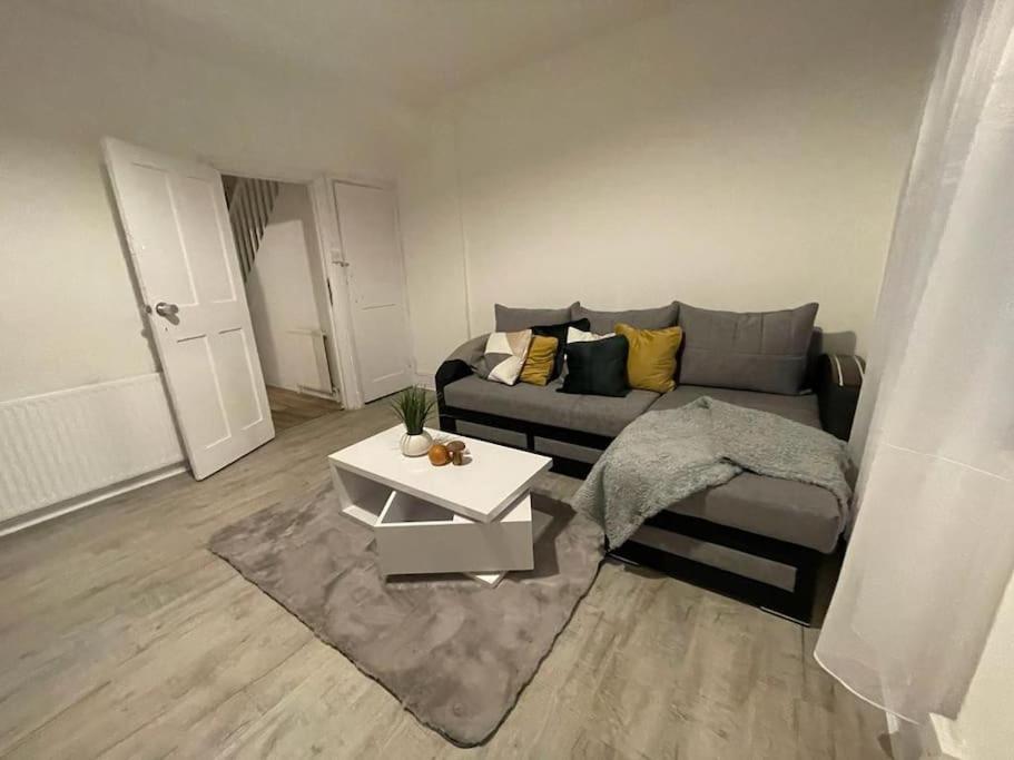 Leilighet Beautiful 2 Bedroom On Tower Bridge