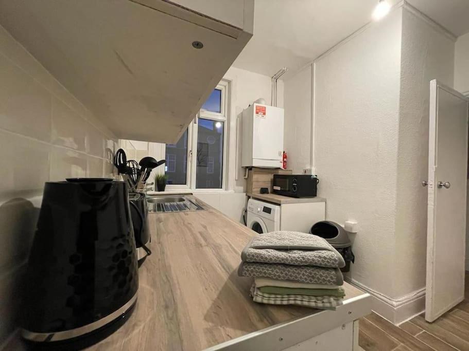 Beautiful 2 Bedroom On Tower Bridge Leilighet
