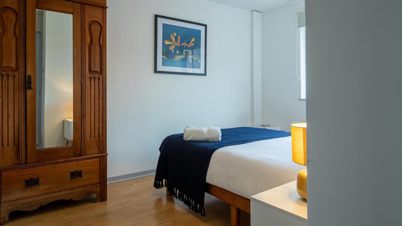 Bridge 3 Bedroom House With Reception Room, Office And Private Garden Vakantiehuis *