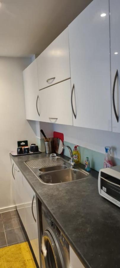Docklands 2 Bedroom 2 Bath Apartment