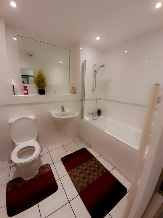Apartment Docklands 2 Bedroom 2 Bath London