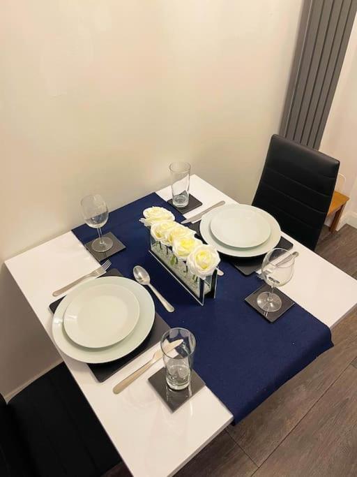 Cosy 3 Bedroom House In The Heart Of Brick Lane! Londen