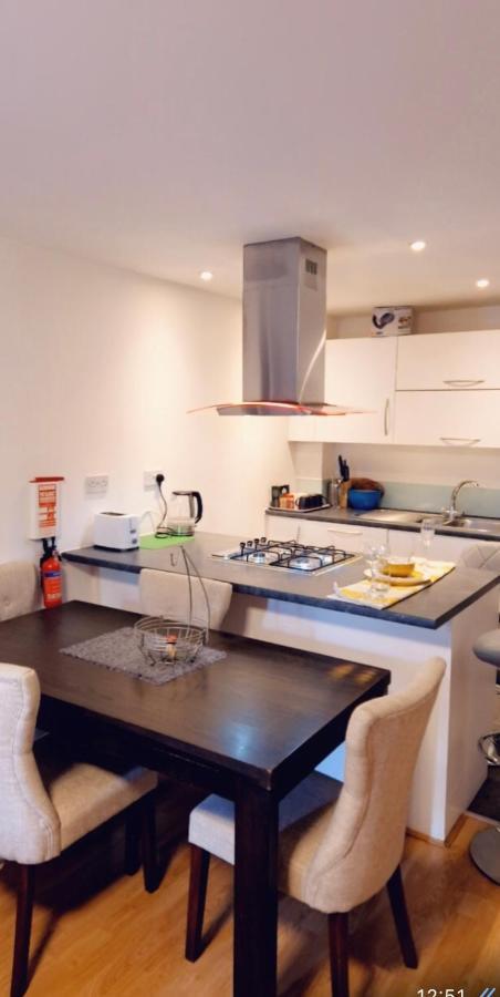 Docklands 2 Bedroom 2 Bath *