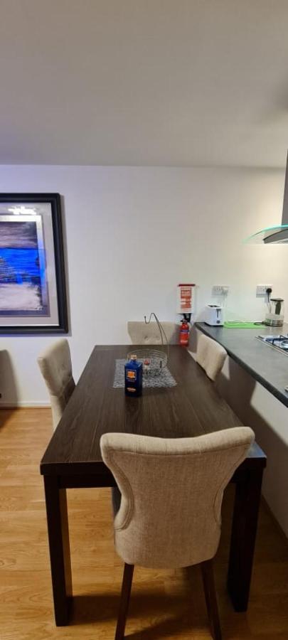 Apartment Docklands 2 Bedroom 2 Bath
