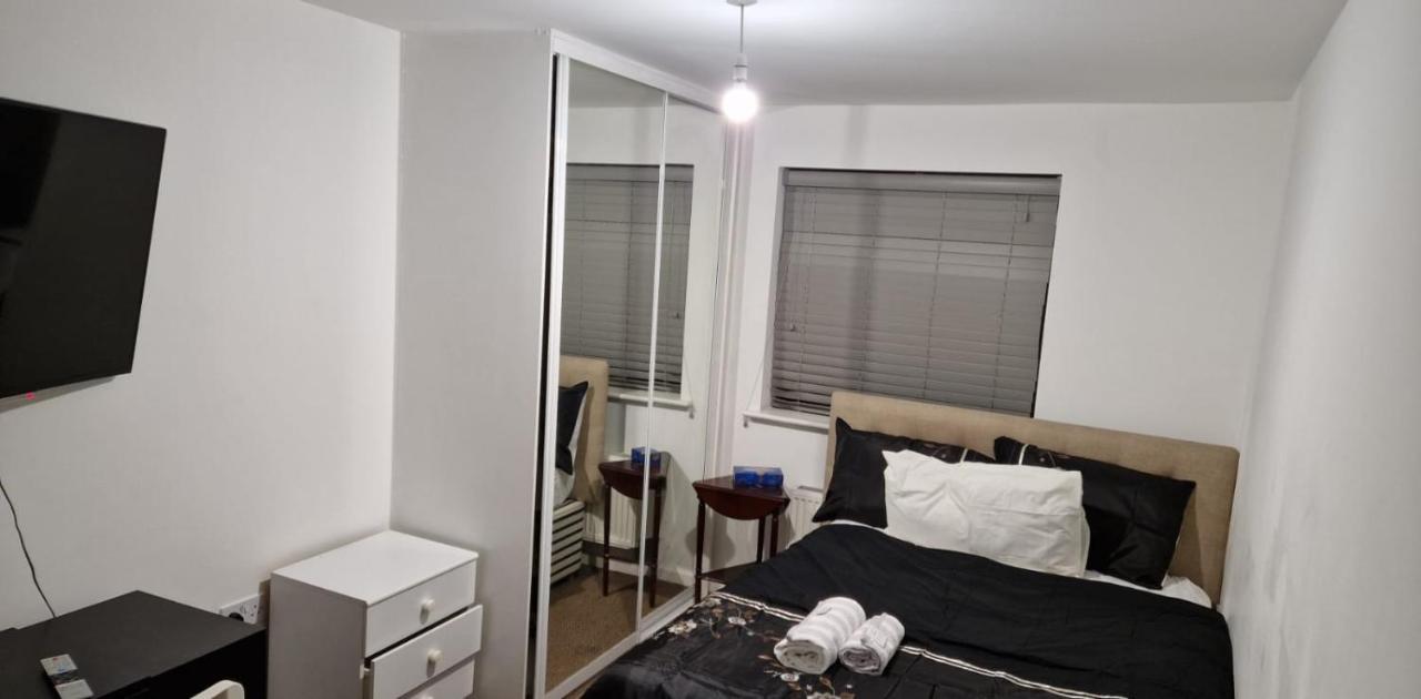Apartment Docklands 2 Bedroom 2 Bath