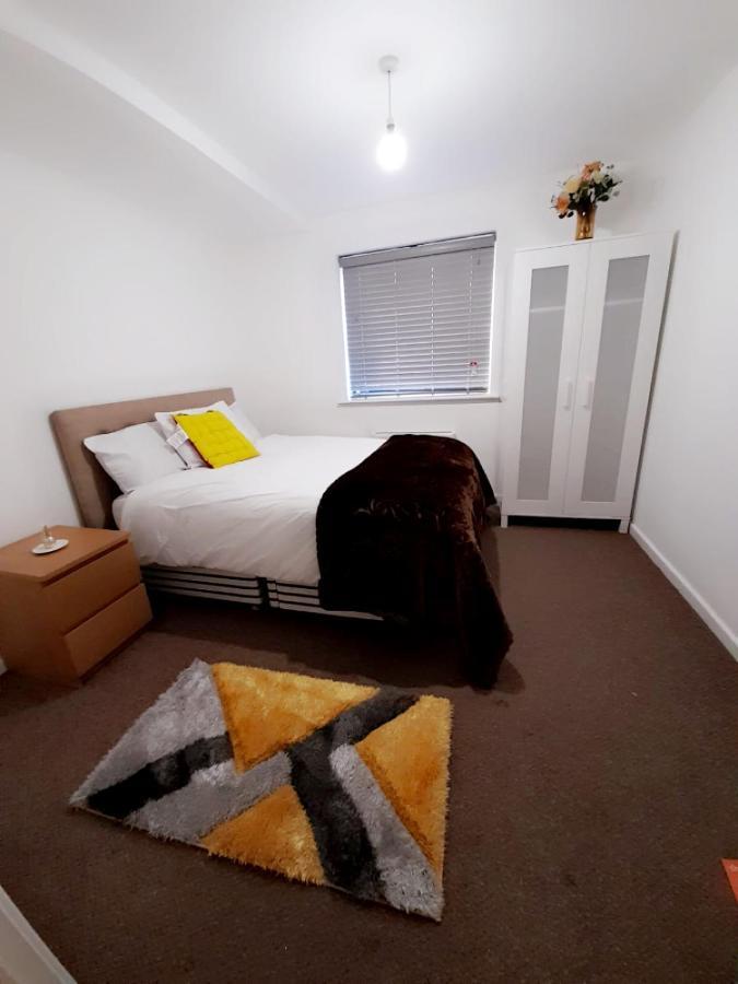 Docklands 2 Bedroom 2 Bath Apartment