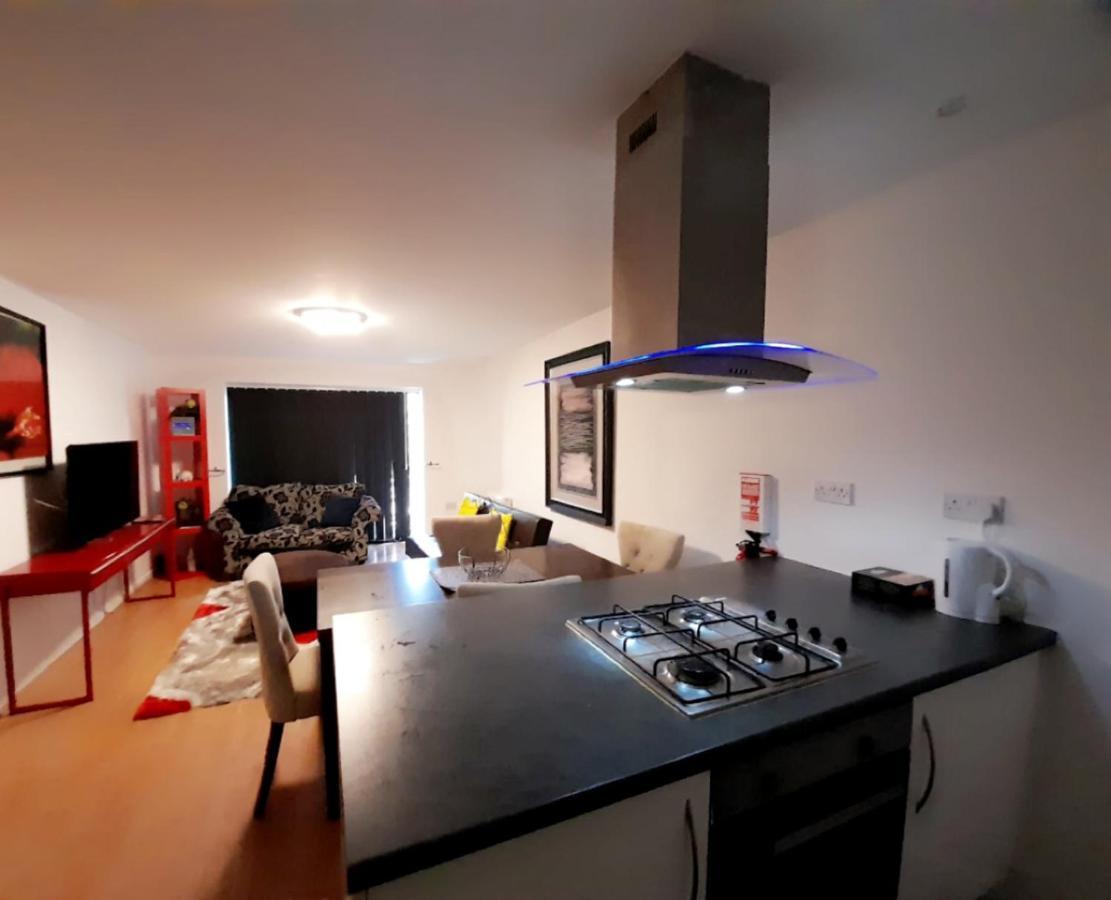 Docklands 2 Bedroom 2 Bath Apartment *