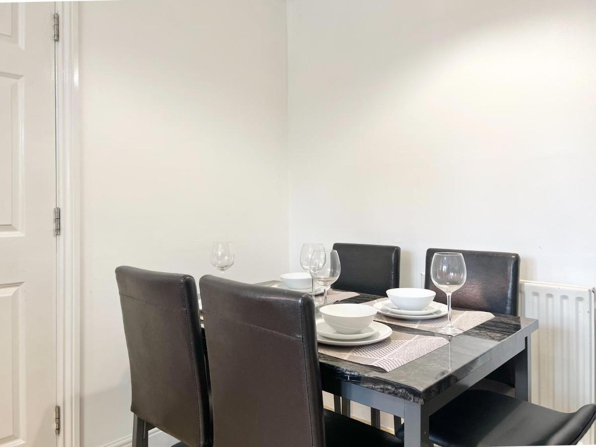 Last-minute Offers L Exclusive Deals On 2 Double Bedrooms - Weekly & Monthly - Sleeps 6 Lhofin Short Lets & Serviced Apartment London