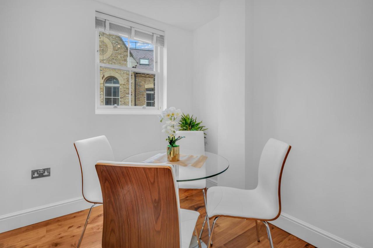 Mysquare Vibrant And Sleek 2 Bed In Artillery Lane * Londen