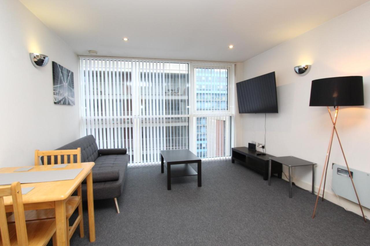 Cozy And Spacious 1 Double Bedroom Located By Excel- E16
