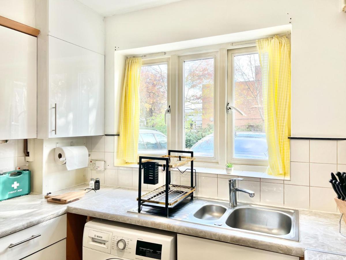 Apartment Last-minute Offers L Exclusive Deals On 2 Double Bedrooms - Weekly & Monthly - Sleeps 6 Lhofin Short Lets & Serviced London