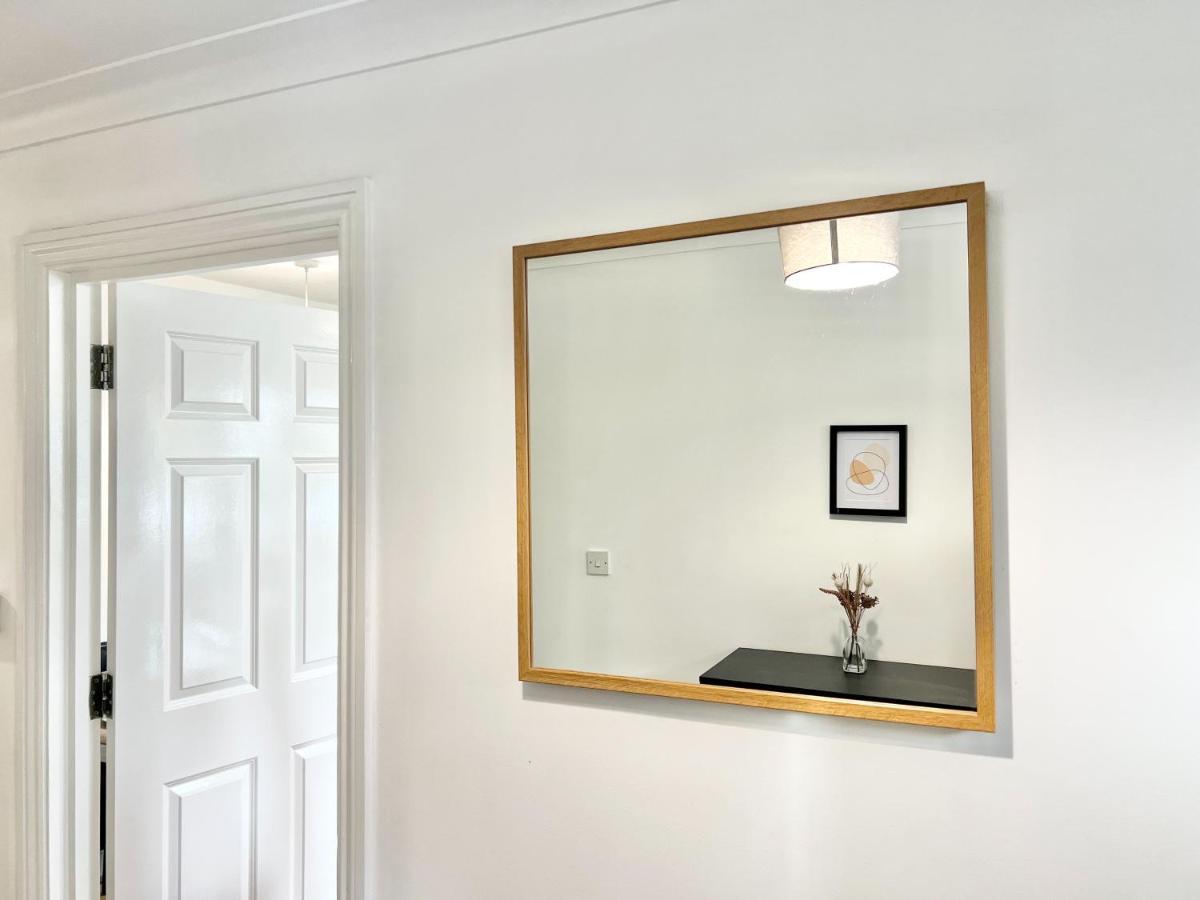 Apartment Last-minute Offers L Exclusive Deals On 2 Double Bedrooms - Weekly & Monthly - Sleeps 6 Lhofin Short Lets & Serviced