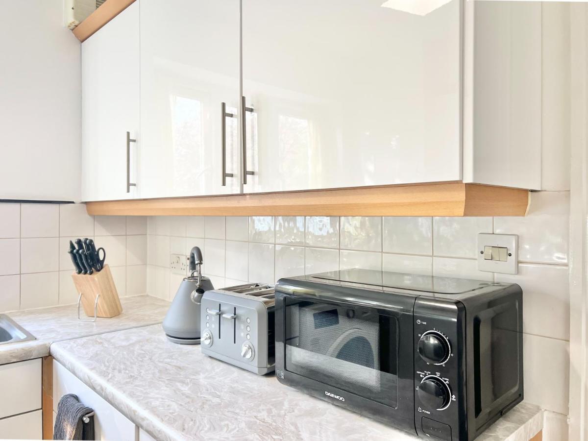 Last-minute Offers L Exclusive Deals On 2 Double Bedrooms - Weekly & Monthly - Sleeps 6 Lhofin Short Lets & Serviced London