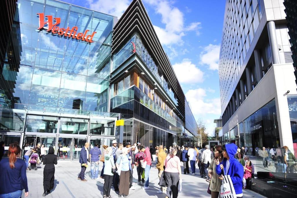 2bed Stratford With Easy Access To London, O2, Excel, Parking Nearby Apartment London