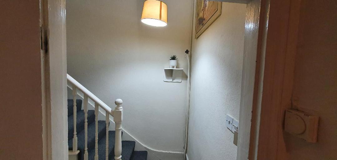 2 Bedroom Flat In Lewisham Sleep 8 Guest Londen