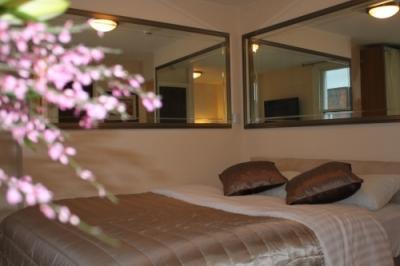 Russell Square 3*