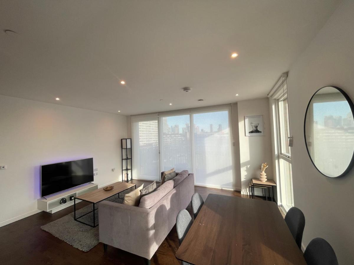 Appartement Immaculate 2bed In London- Views Londen