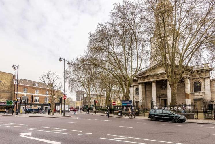 1bd With Balcony In Hoxton - Zone 1 *