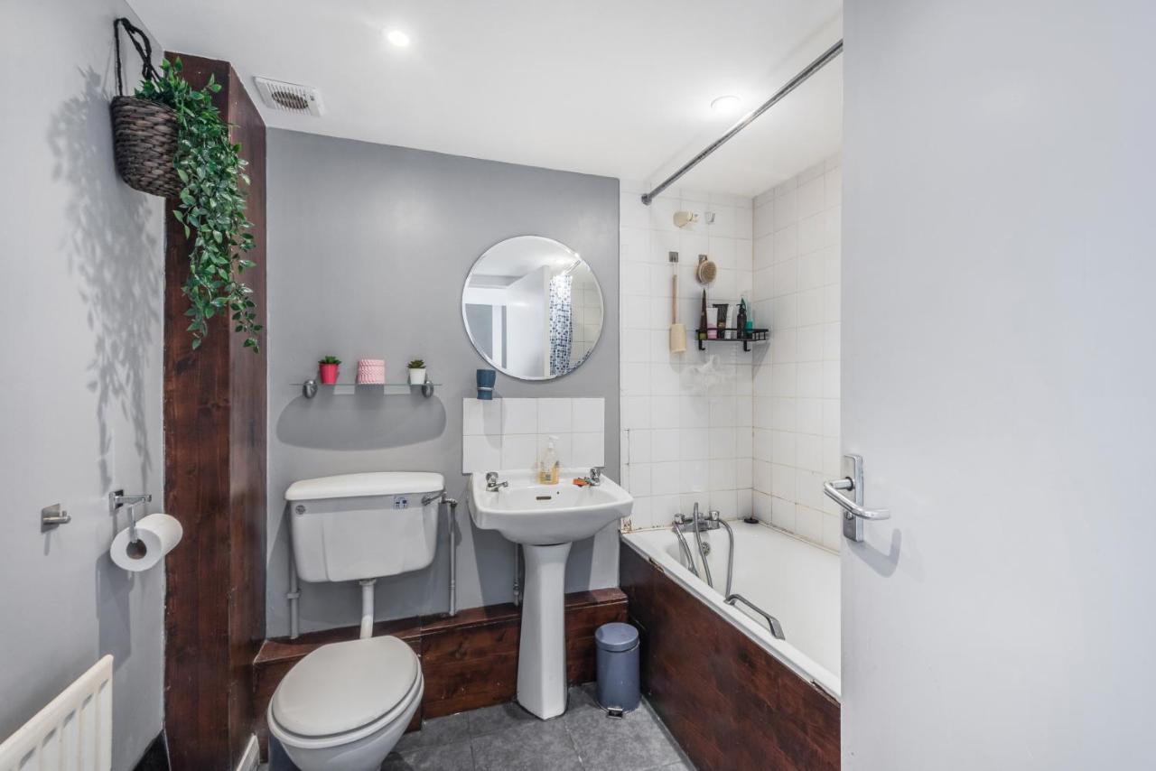 Feriehus Spacious 4 Bed House Near Greenwich
