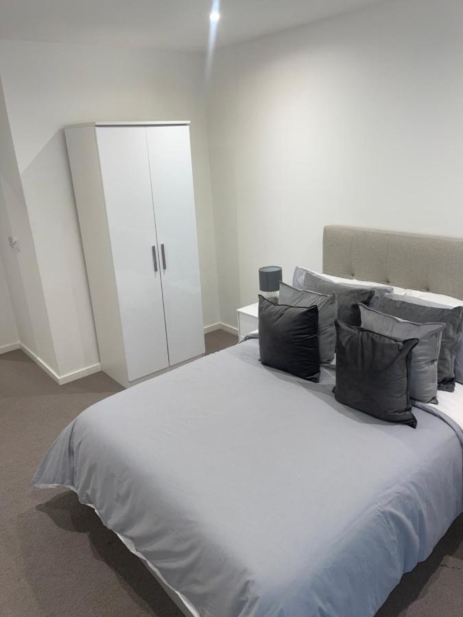 Immaculate 2bed In London- Views Appartement