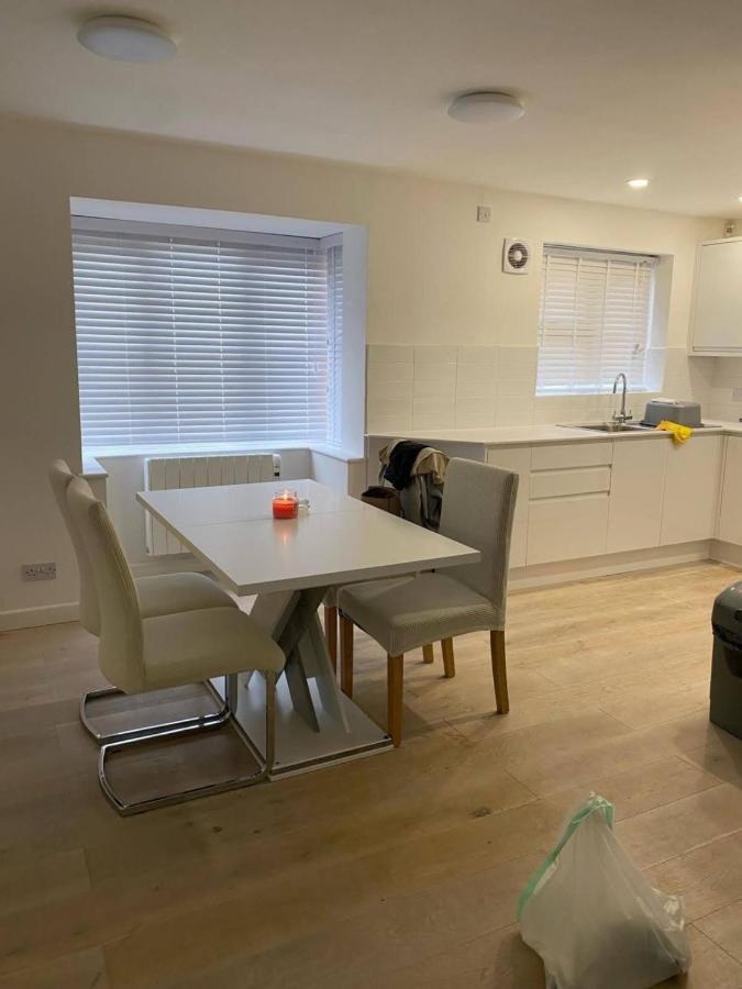 Spacious And Cosy 2 Bedroom Flat In Bermondsey Apartment *