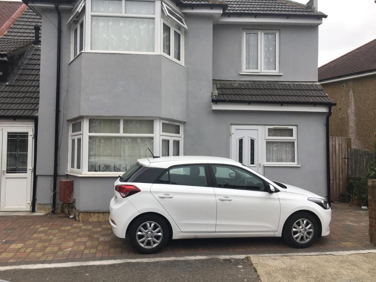 Hameway House- Stunning 4 Bedroom House With A Spacious Kitchen * London