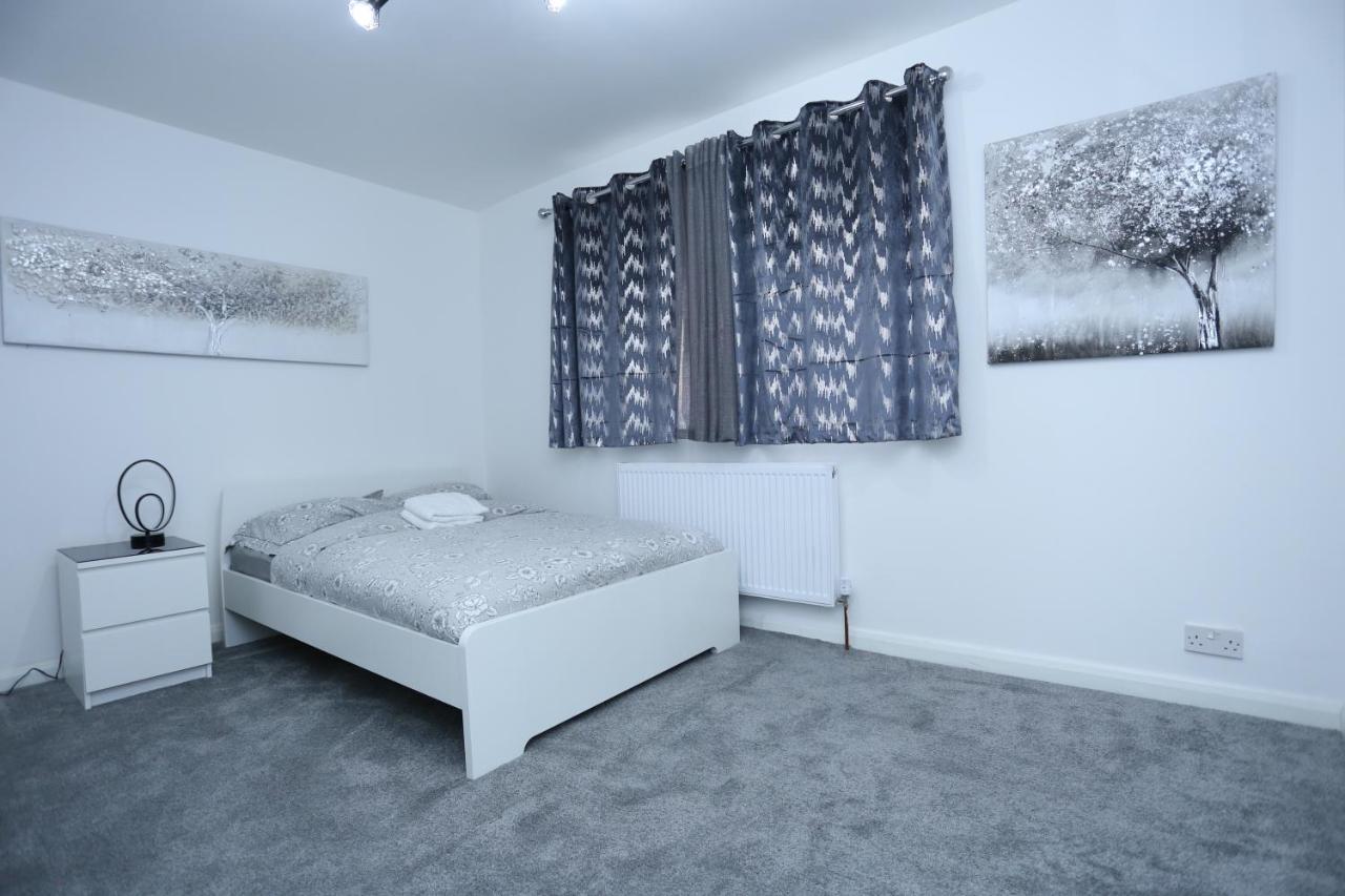 Apartamento Abbeywood Station House