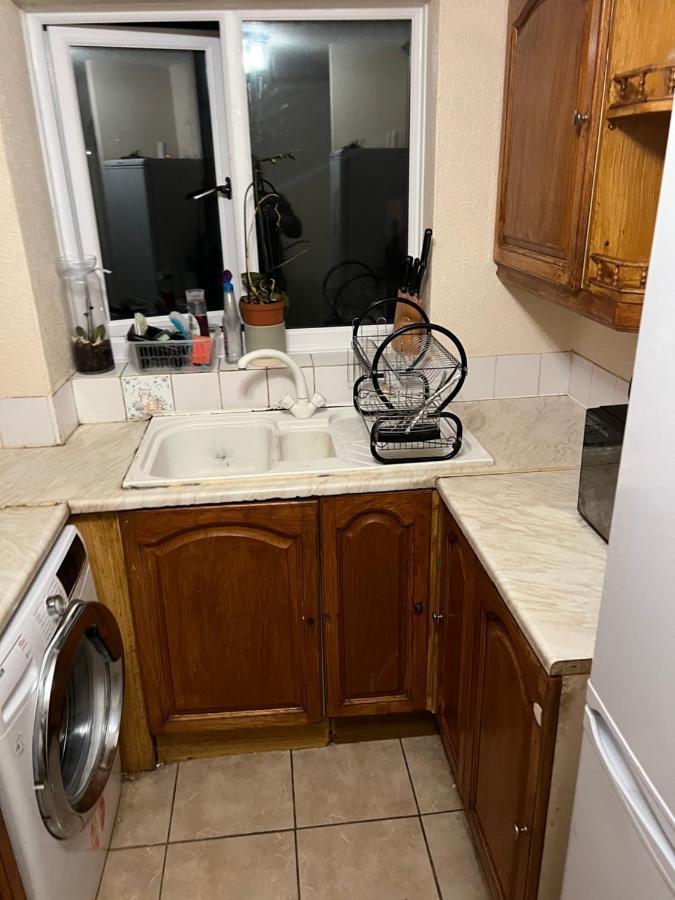 Henderson Court Homestay London