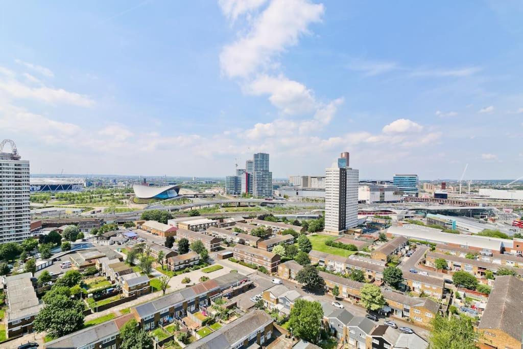 2 Bed 2 Baths Apt In Stratford Londen