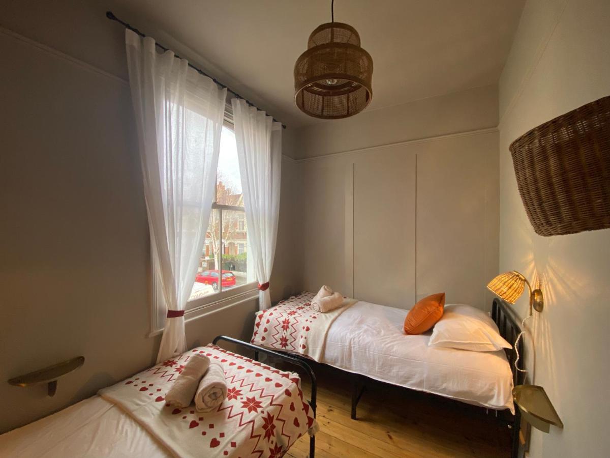 Stylish Apt Excel Olympic Close To Station * London