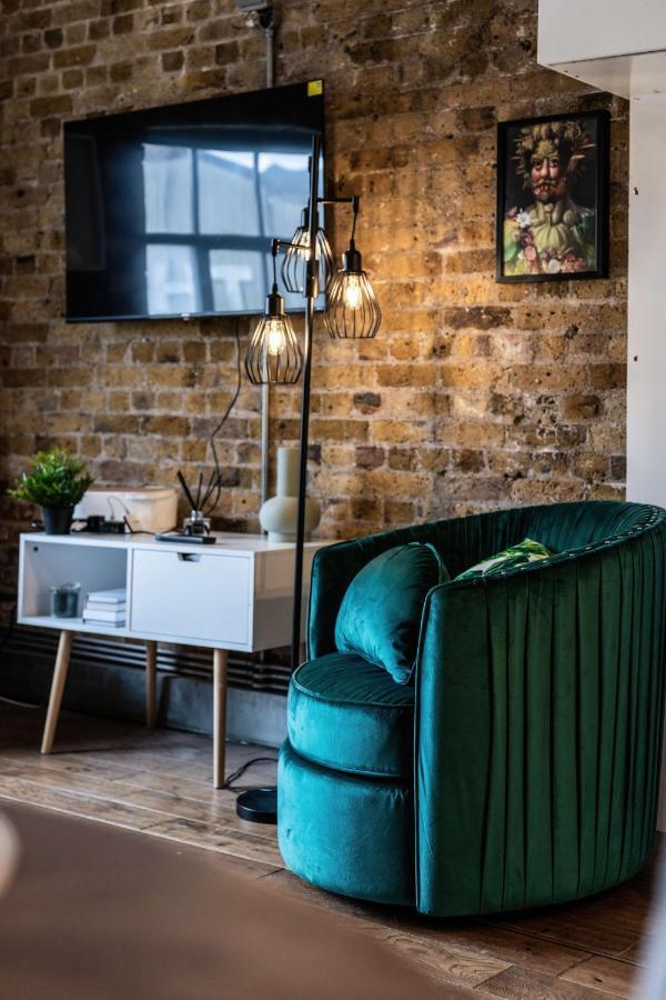 Livestay-fabulous Three Bed Warehouse Conversion * London