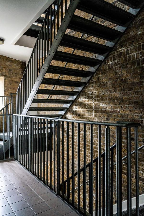 Livestay-fabulous Three Bed Warehouse Conversion Leilighet London