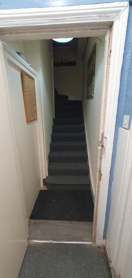 2 Bedroom Flat In Lewisham Sleep 8 Guest * Londen