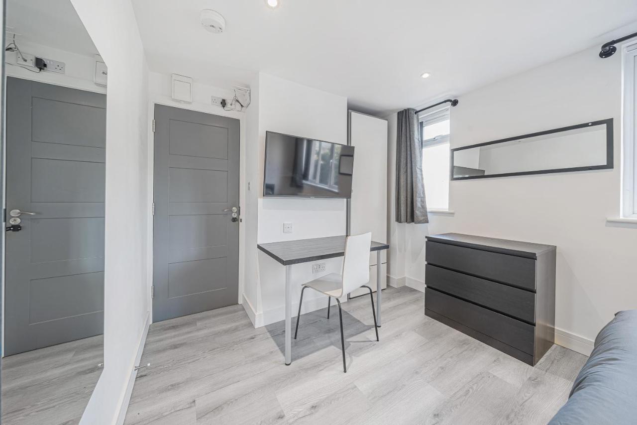 Studio Flat In Camberwell Apartment *
