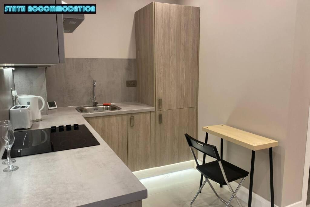 ~ New ~ 1bedroom Apart With Netflix And Wi-fi * London
