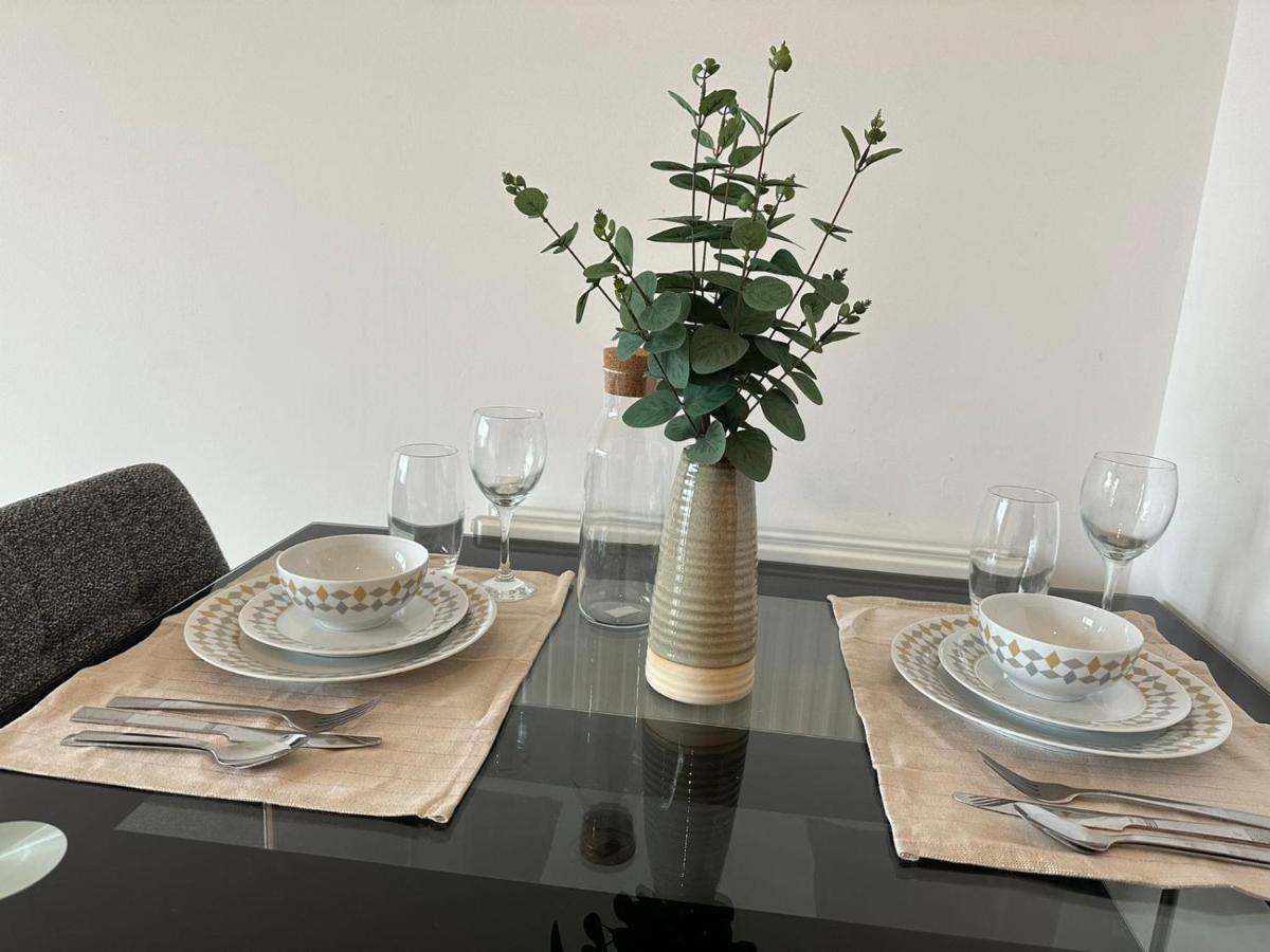 Excel Apartment *