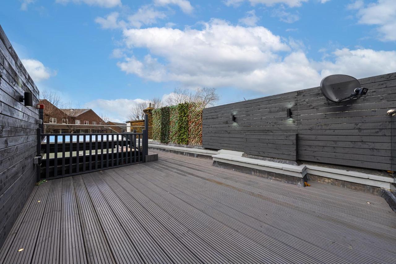 Ferienhaus Brand New Luxury House - Sleeps 8 *