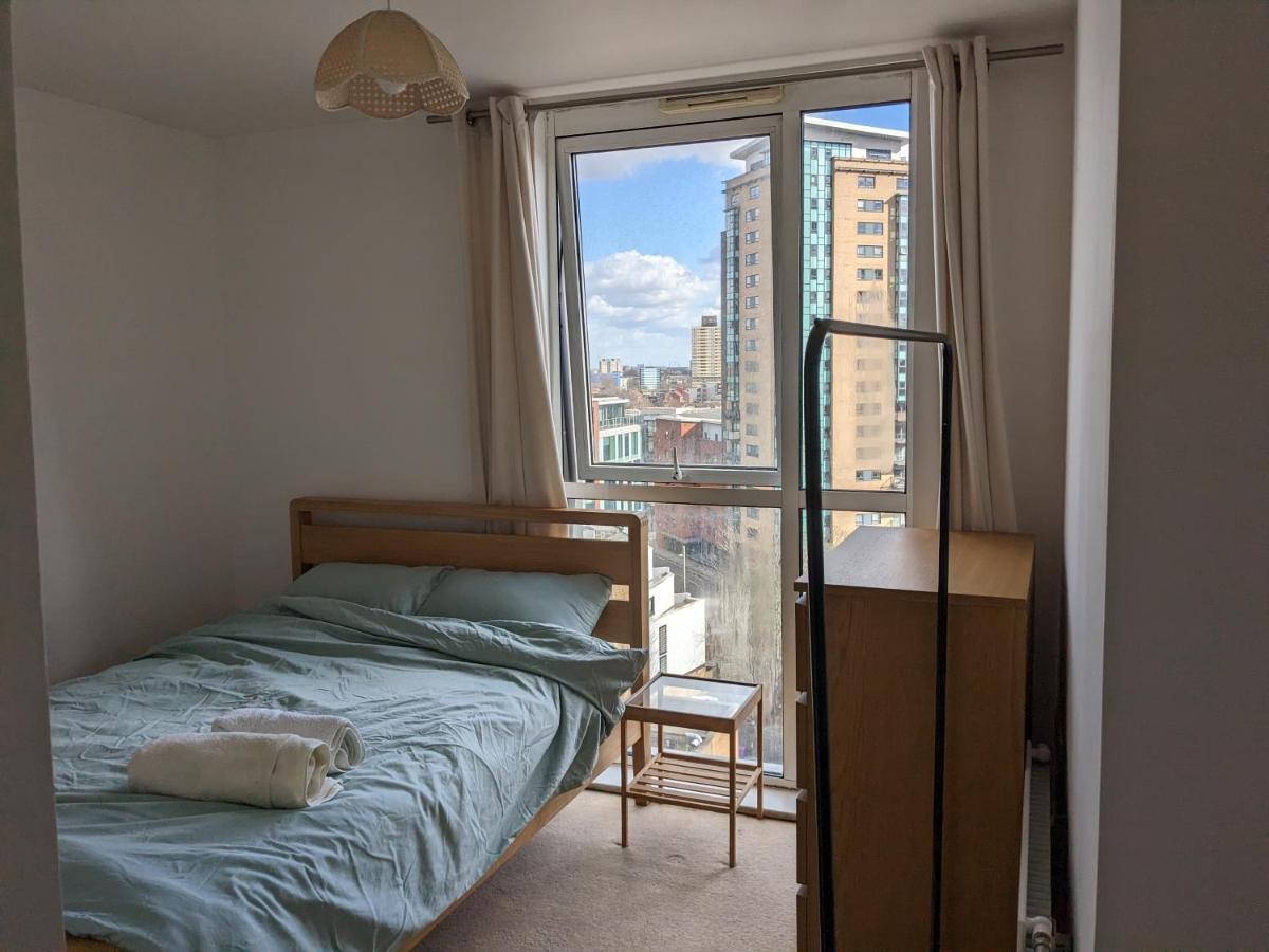 2 Bed 2 Baths Apt In Stratford Appartement Londen