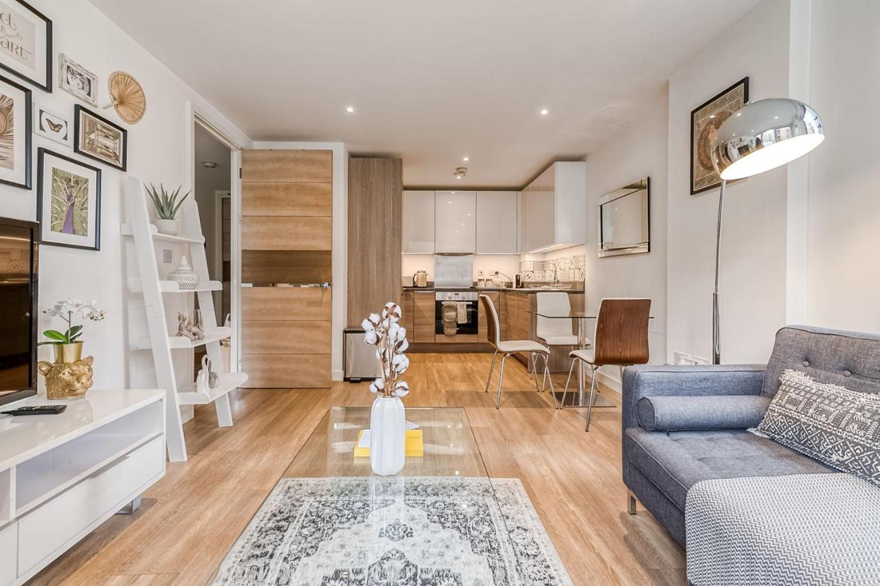 Modern Surrey Quays Flat Appartement *