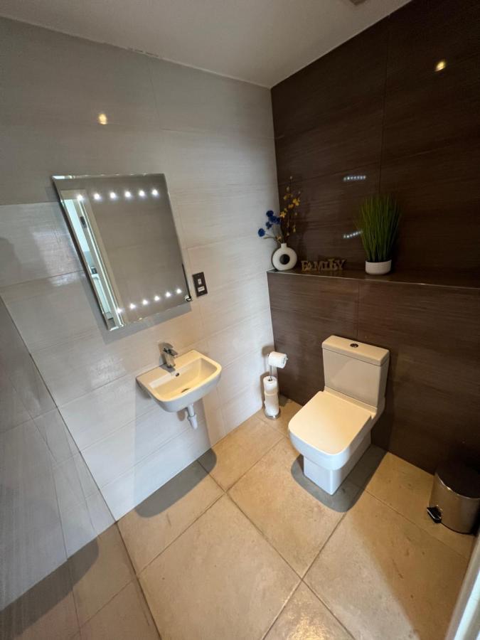 Holiday home 3bed Flat 3wc And Great Location Near Excel City Airport O2 And Canning Town Station London