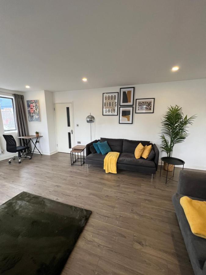 3bed Flat 3wc And Great Location Near Excel City Airport O2 And Canning Town Station London