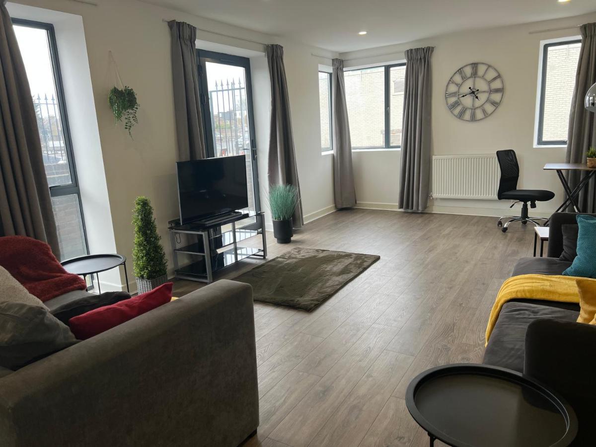 3bed Flat 3wc And Great Location Near Excel City Airport O2 And Canning Town Station Holiday home London