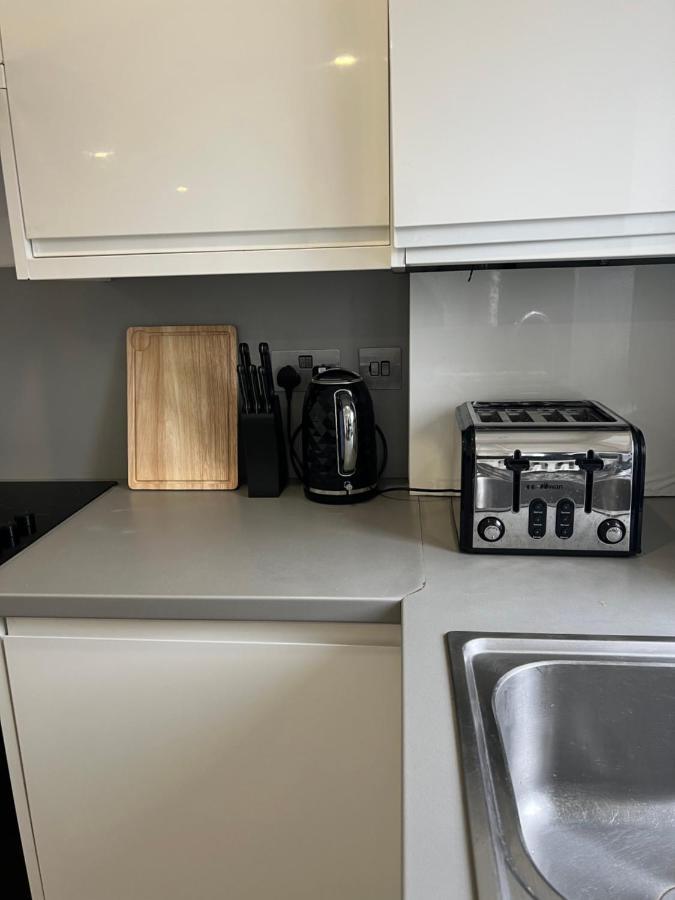 3bed Flat 3wc And Great Location Near Excel City Airport O2 And Canning Town Station *