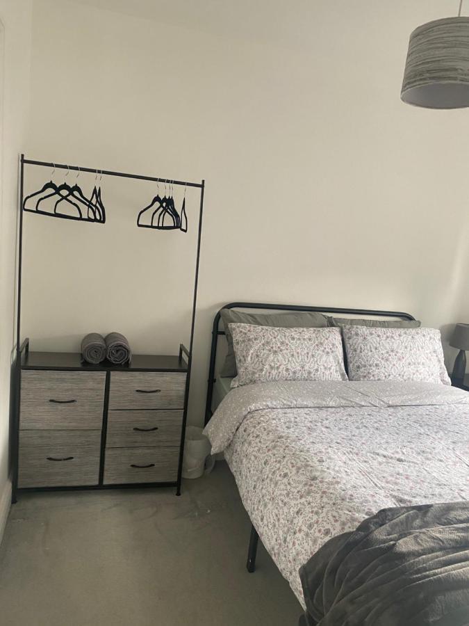 Hameway House- Stunning 4 Bedroom House With A Spacious Kitchen London