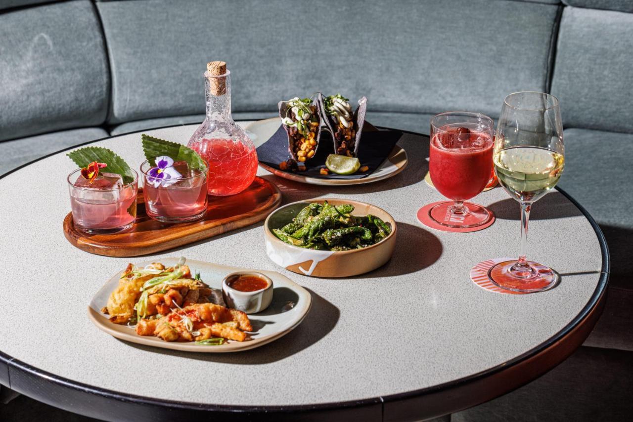 Tribe Canary Wharf Hotel 4*