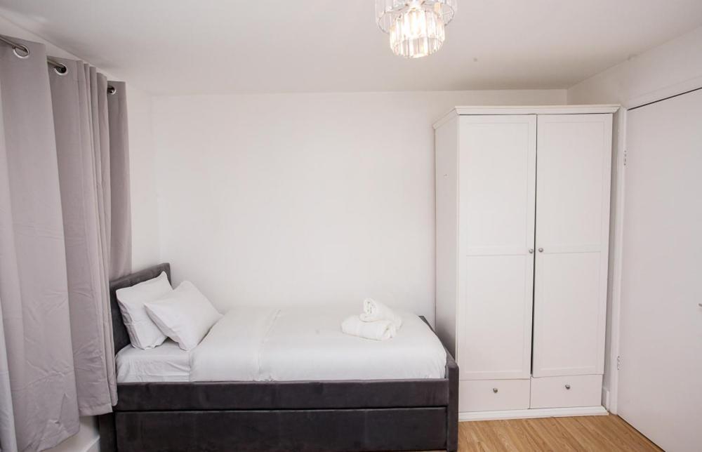 Apartamento Newly Refurbished 3 Bedroom House Close To Central Londres
