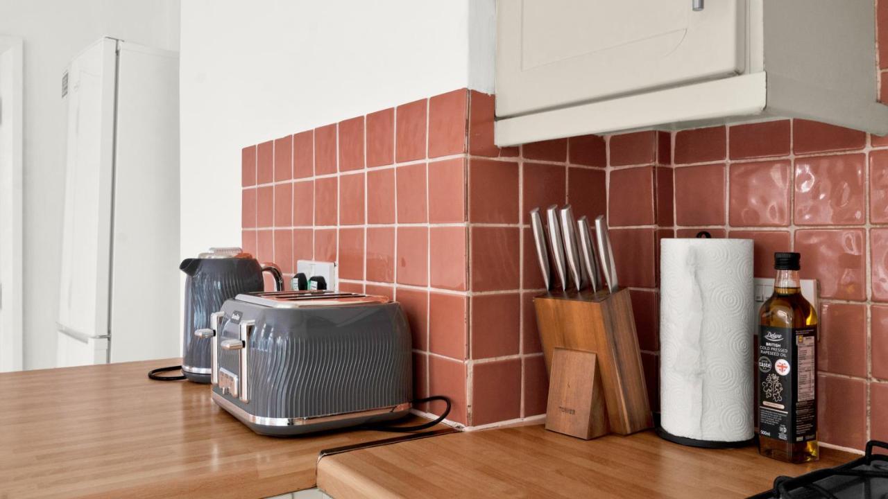 Livestay-4 Bed 2 Bath House With Private Garden