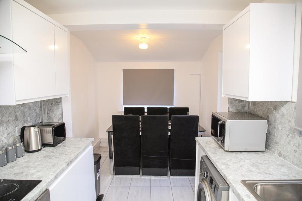 Apartamento Newly Refurbished 3 Bedroom House Close To Central